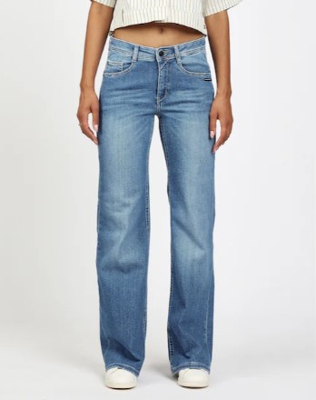 30% de réduction sur les vêtements en jean et accessoires chez Ackermann