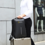 Des sacs à dos (pour ordinateur portable) élégants et fins de Kingsons ou Crossten chez AliExpress pour environ 30 francs