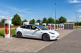 Faire le plein d’électricité gratuitement chez Tesla pour les non-Teslas