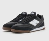 Baskets basses blanches New Balance URC42 chez Lounge by Zalando dans différentes tailles