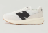 Baskets unisexes New Balance U370 blanches chez Lounge by Zalando