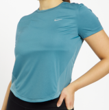 T-shirt Nike Tempo Dri-FIT pour femmes de la taille S à XL en rose ou bleu pétrole chez Ochsner Sport